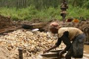 Mbuji-Mayi : les habitants dénoncent l’exploitation des diamants dans des parcelles résidentielles